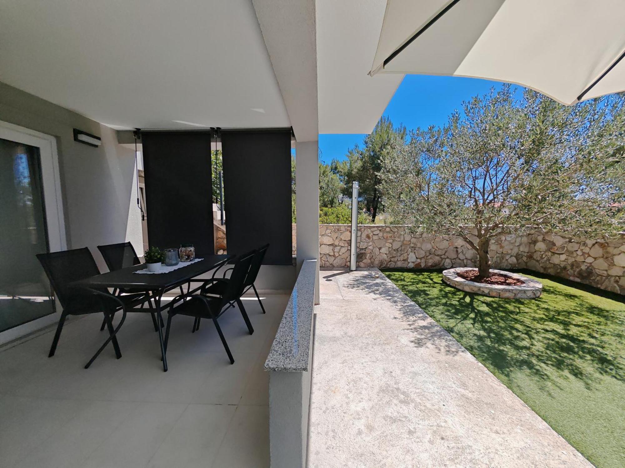 Olive Tree Apartment Zecevo Рогозница Экстерьер фото